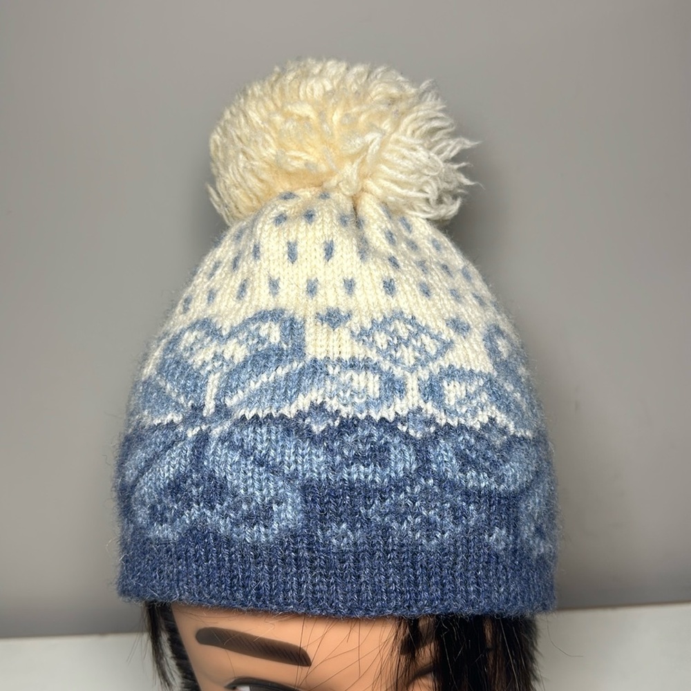 Dale of Norway blue and white fair isle print wool vintage hat with puffball